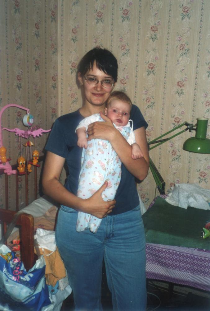 Полина Ганьшина с дочерью Александрой, 27 августа 2003.