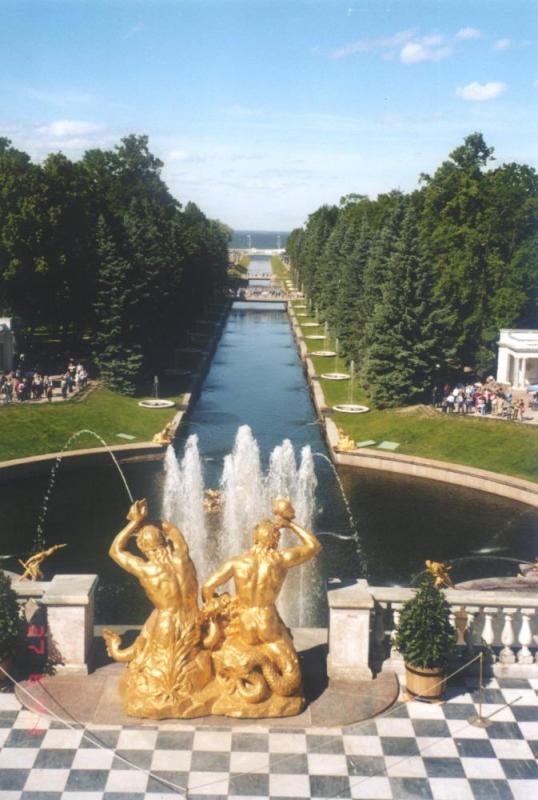 Peterhof (Petrodvorets). 27.06.2003.
